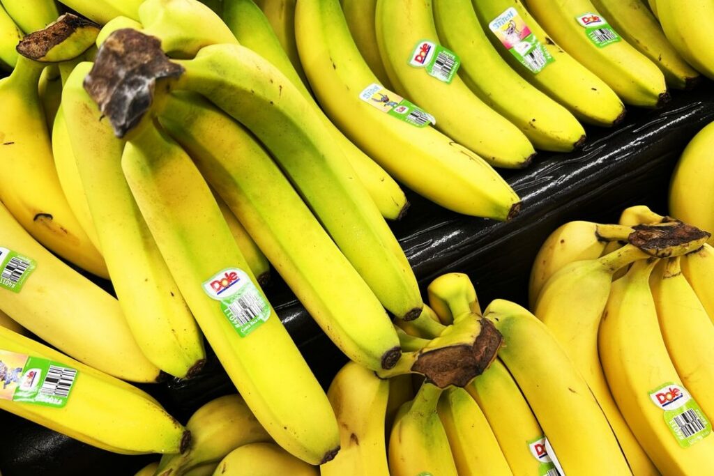 Bananas impact some, but not all, health benefits from berries - Featured image